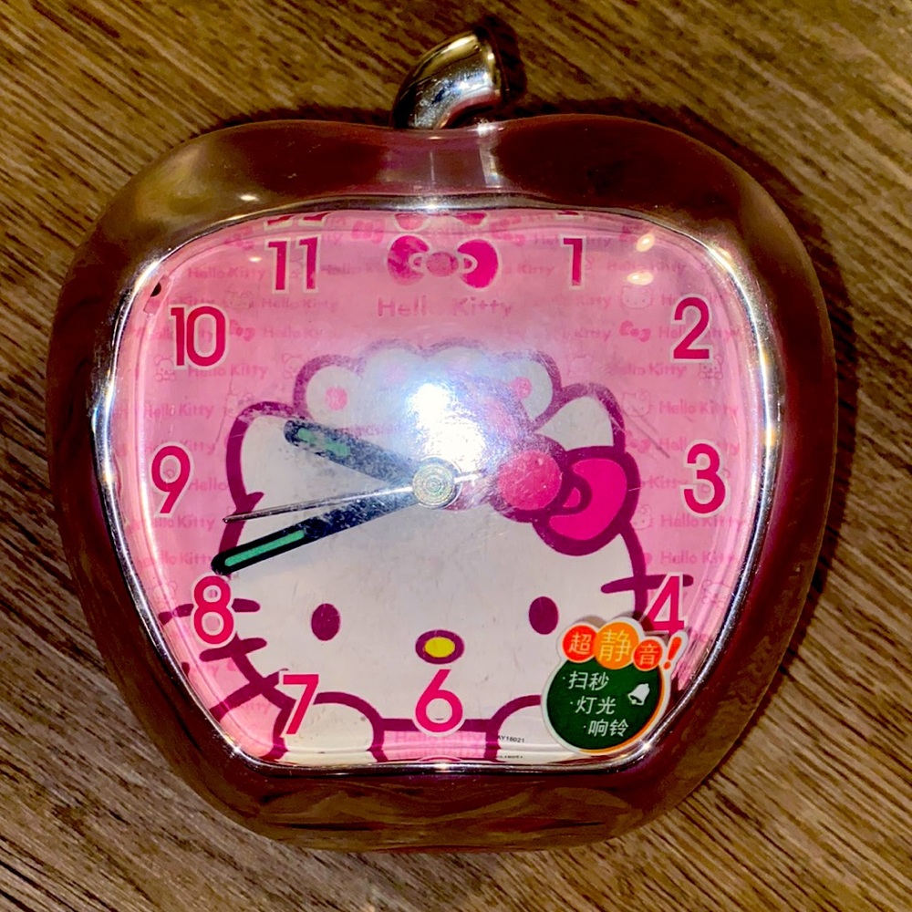 💘 Hello Kitty Vintage Sanrio Apple Alarm Clock 💘